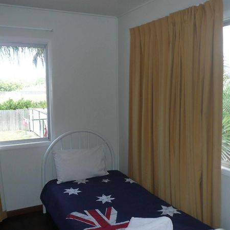 Ocean Breeze Apartments Bowen Extérieur photo
