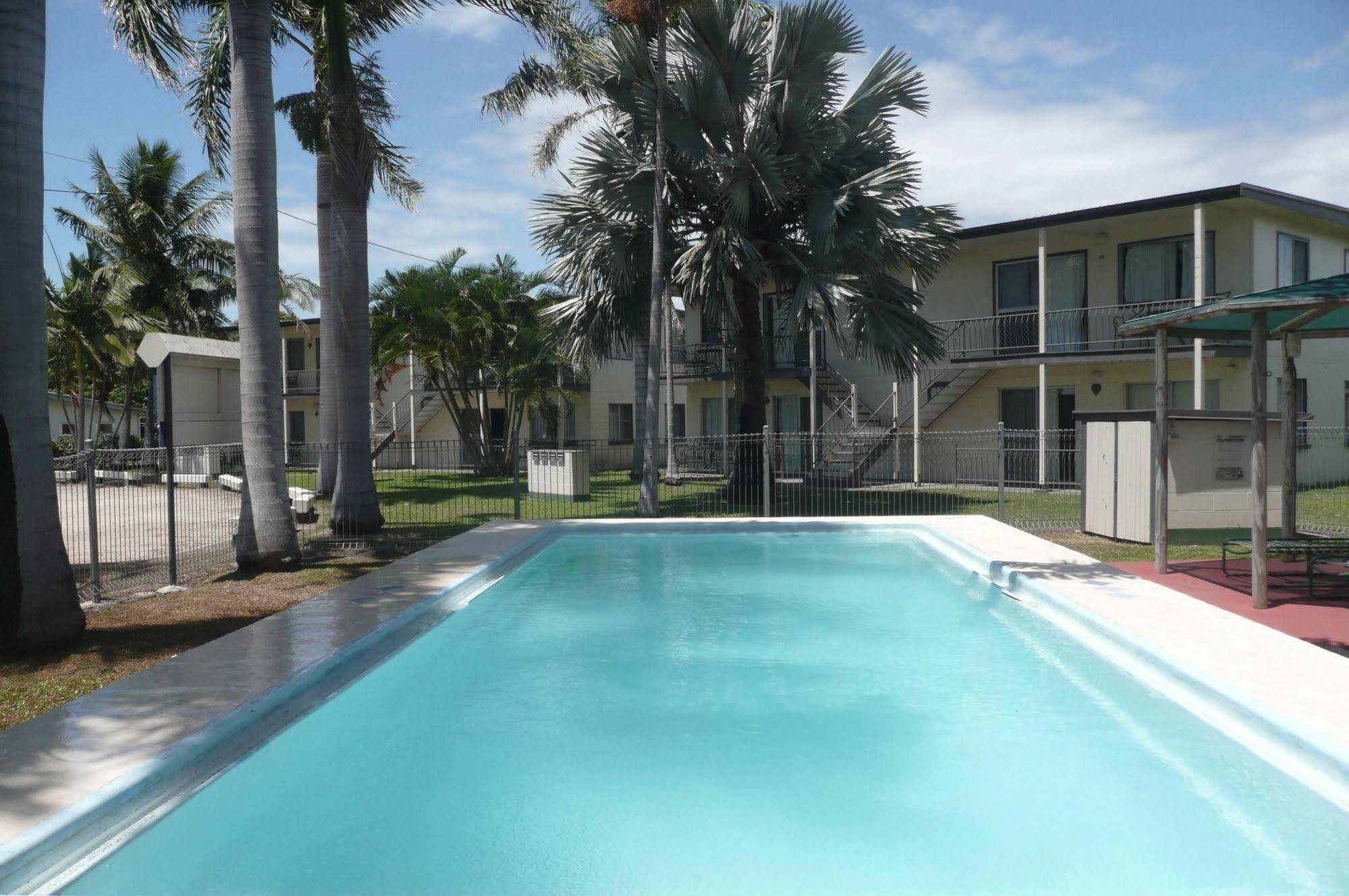 Ocean Breeze Apartments Bowen Extérieur photo