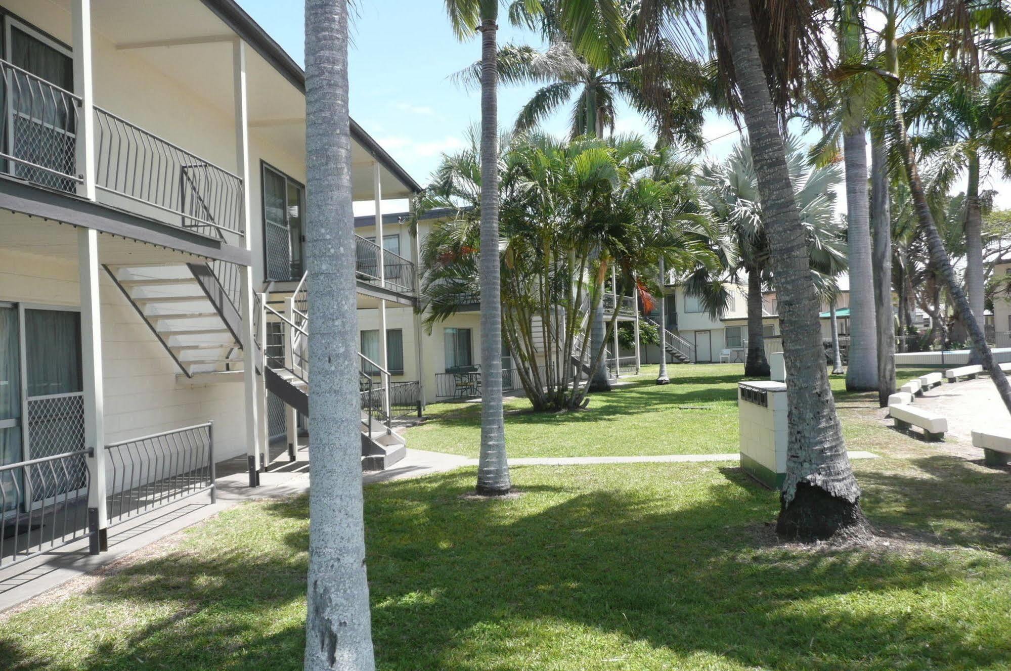 Ocean Breeze Apartments Bowen Extérieur photo